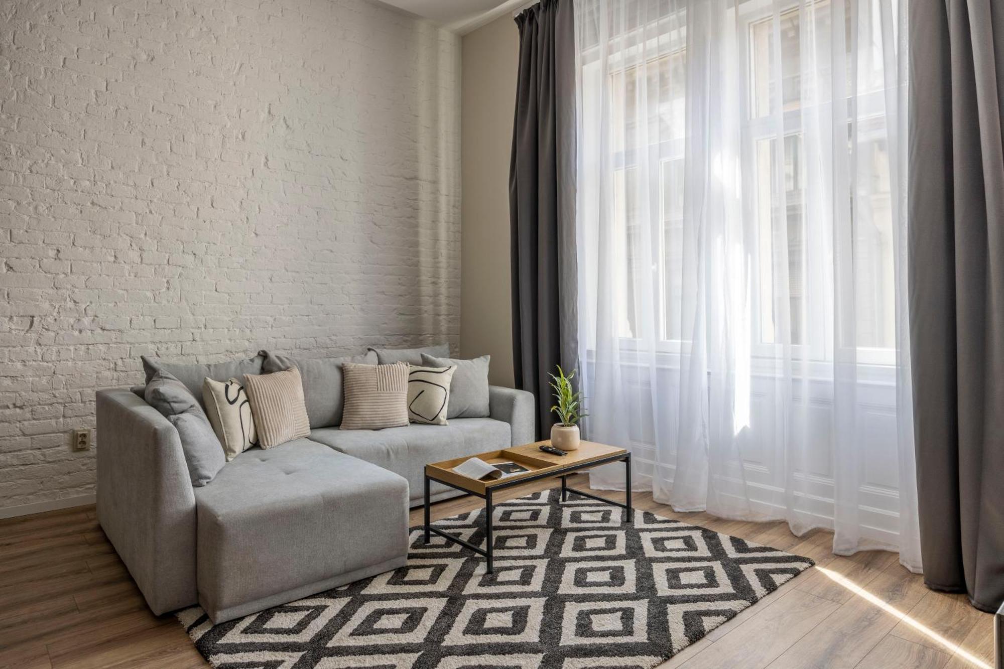 Exclusive Stylish Suite By Prestige Homes Next To The Oktogon Budapest Exterior foto